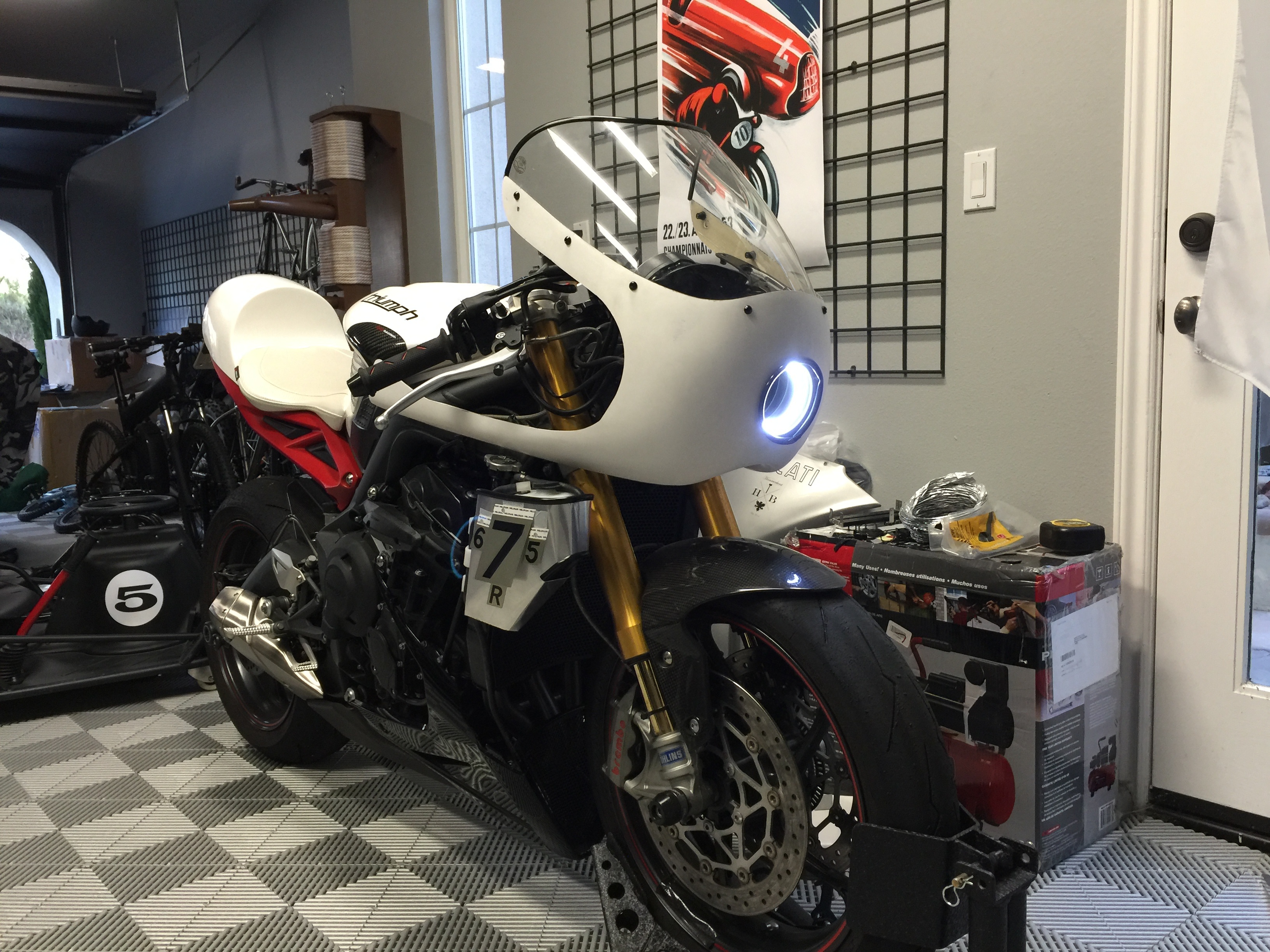 Triumph 675R Cafe Racer photo 56